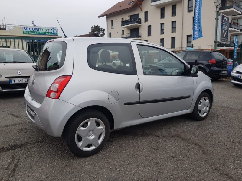 RENAULT TWINGO II 1.2i 75CV