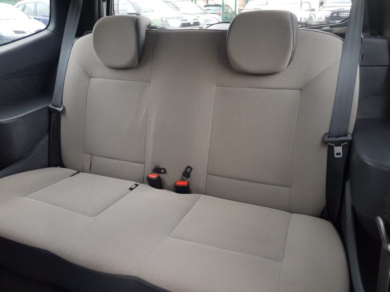 RENAULT TWINGO II 1.2i 75CV