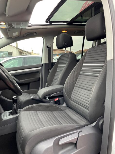 VOLKSWAGEN TOURAN 2014