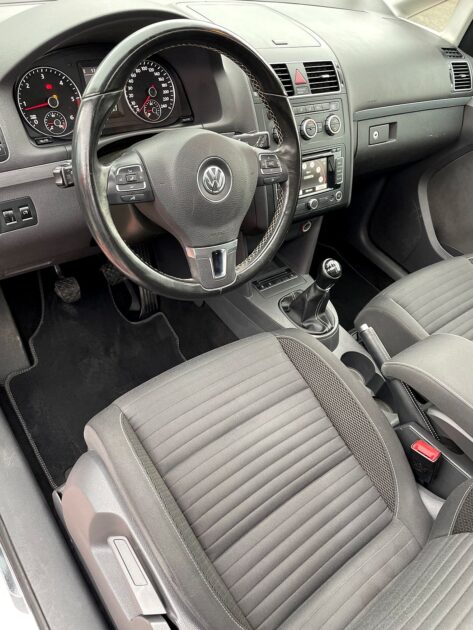 VOLKSWAGEN TOURAN 2014