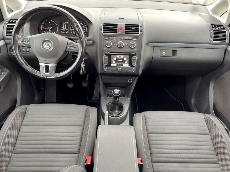 VOLKSWAGEN TOURAN 2014