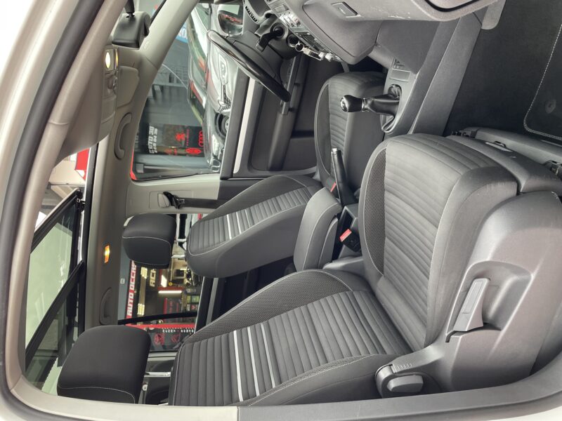 VOLKSWAGEN TOURAN 2014