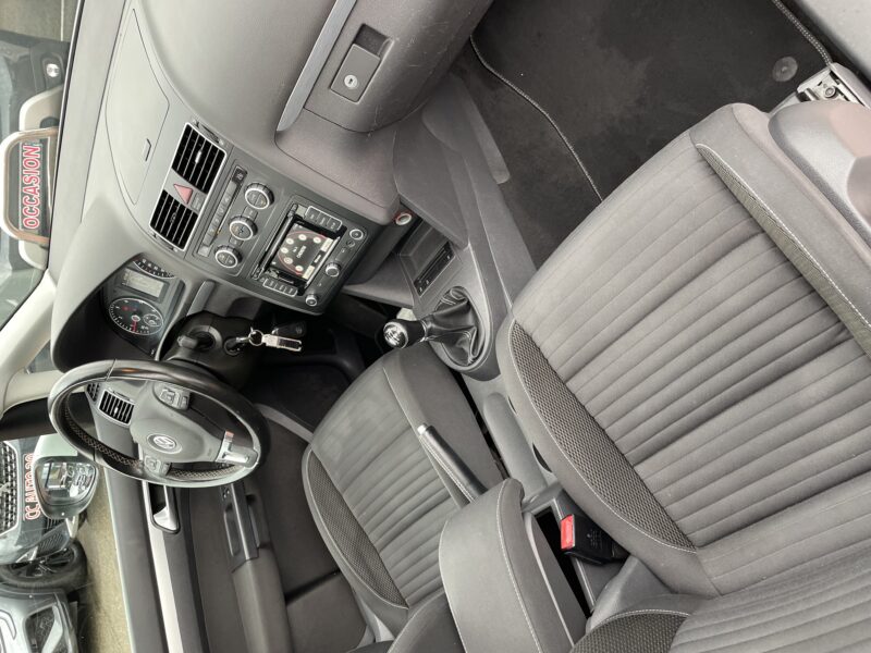 VOLKSWAGEN TOURAN 2014