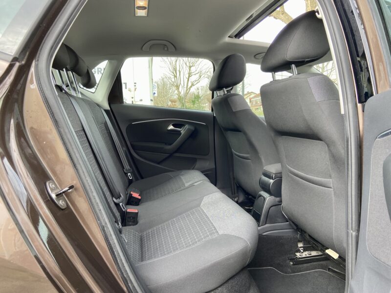 VOLKSWAGEN POLO V 2014