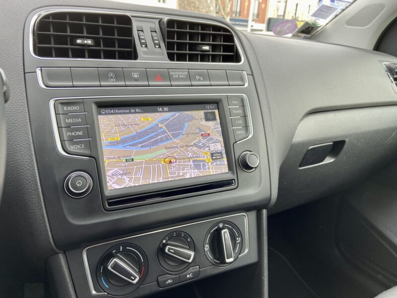 VOLKSWAGEN POLO V 2014