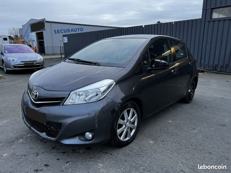 TOYOTA YARIS 2012