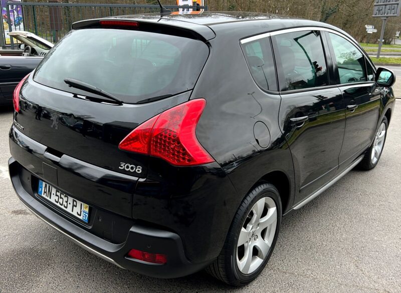 PEUGEOT 3008 1.6 HDI 110 Cv 1ERE MAIN TOIT PANORAMIQUE GPS ATTELAGE Pack PREMIUM - Garantie1an