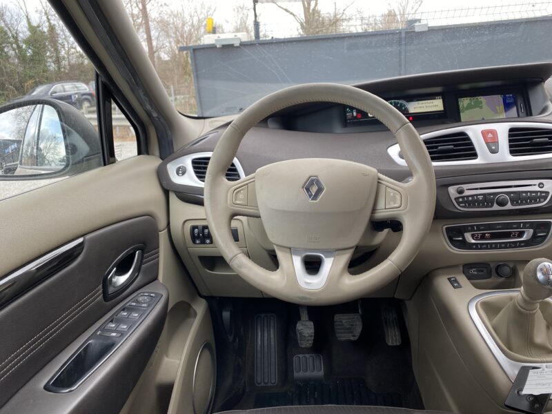 RENAULT SCÉNIC III 2010