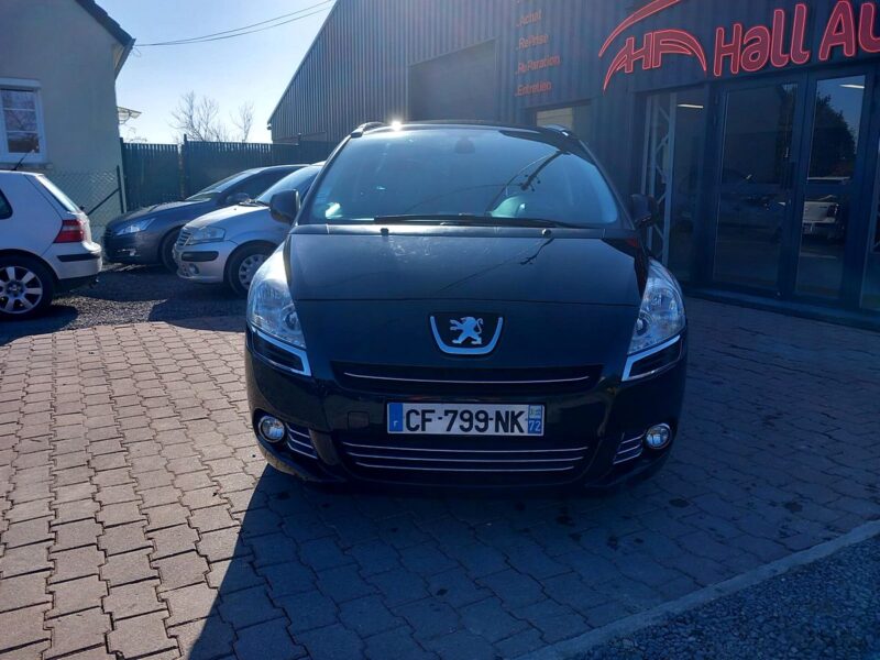 PEUGEOT 5008 2012