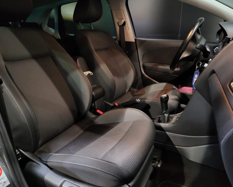VOLKSWAGEN POLO V 5 6R 1.2 TSi 70cv CONFORTLINE TEAM BVM5 SIEGES CHAUFFANT / RADAR DE RECUL