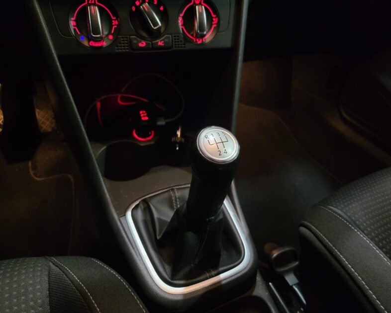 VOLKSWAGEN POLO V 5 6R 1.2 TSi 70cv CONFORTLINE TEAM BVM5 SIEGES CHAUFFANT / RADAR DE RECUL