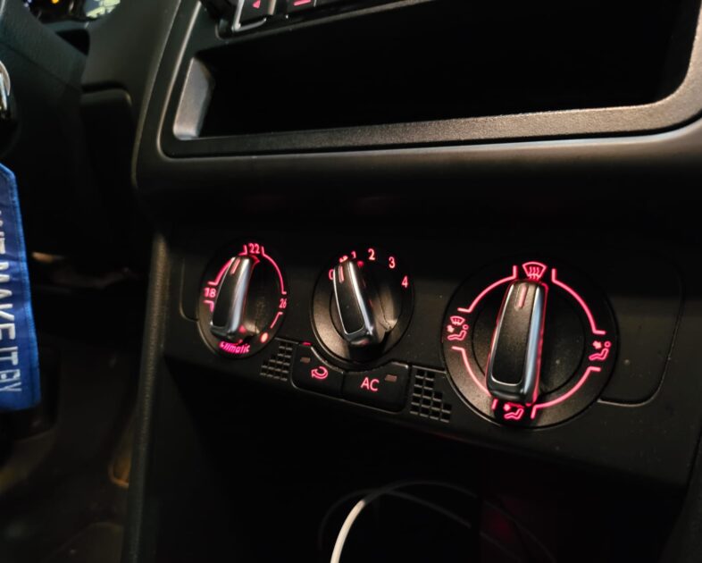 VOLKSWAGEN POLO V 5 6R 1.2 TSi 70cv CONFORTLINE TEAM BVM5 SIEGES CHAUFFANT / RADAR DE RECUL