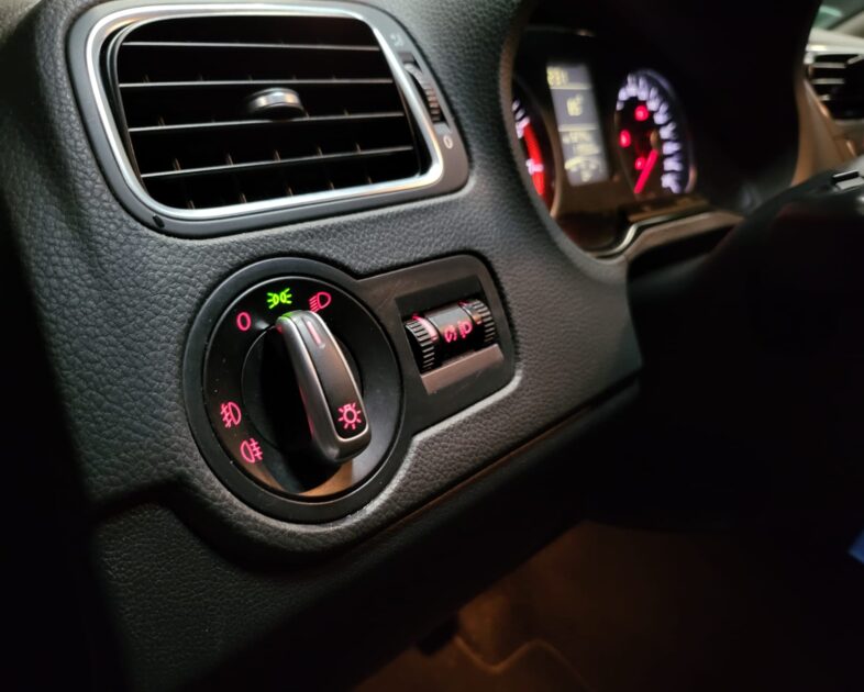 VOLKSWAGEN POLO V 5 6R 1.2 TSi 70cv CONFORTLINE TEAM BVM5 SIEGES CHAUFFANT / RADAR DE RECUL