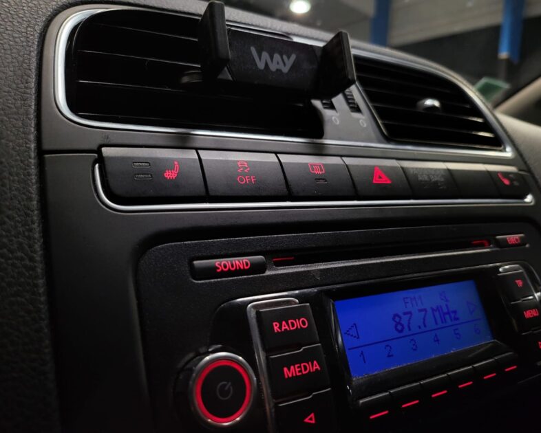 VOLKSWAGEN POLO V 5 6R 1.2 TSi 70cv CONFORTLINE TEAM BVM5 SIEGES CHAUFFANT / RADAR DE RECUL