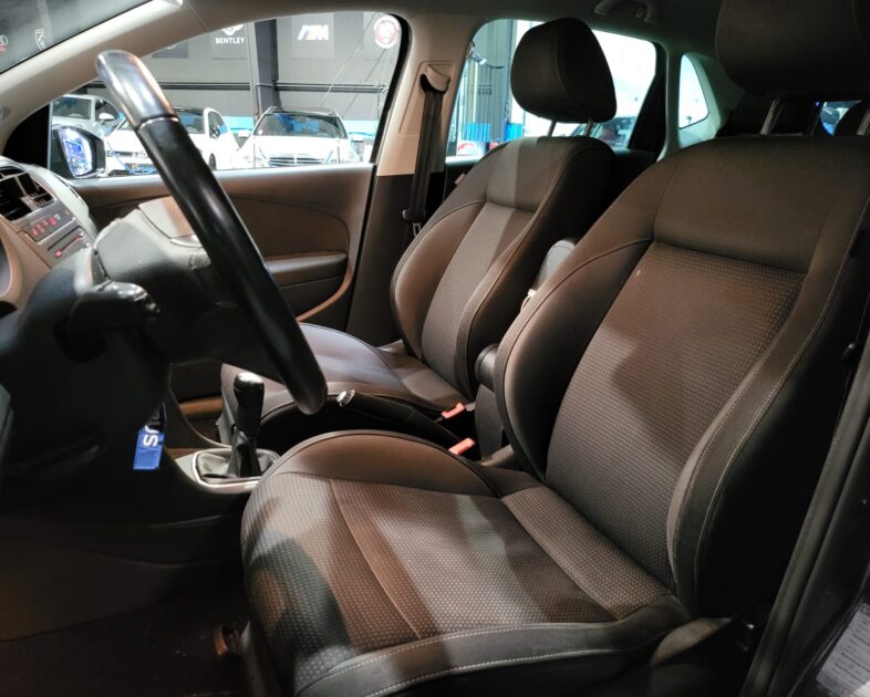 VOLKSWAGEN POLO V 5 6R 1.2 TSi 70cv CONFORTLINE TEAM BVM5 SIEGES CHAUFFANT / RADAR DE RECUL