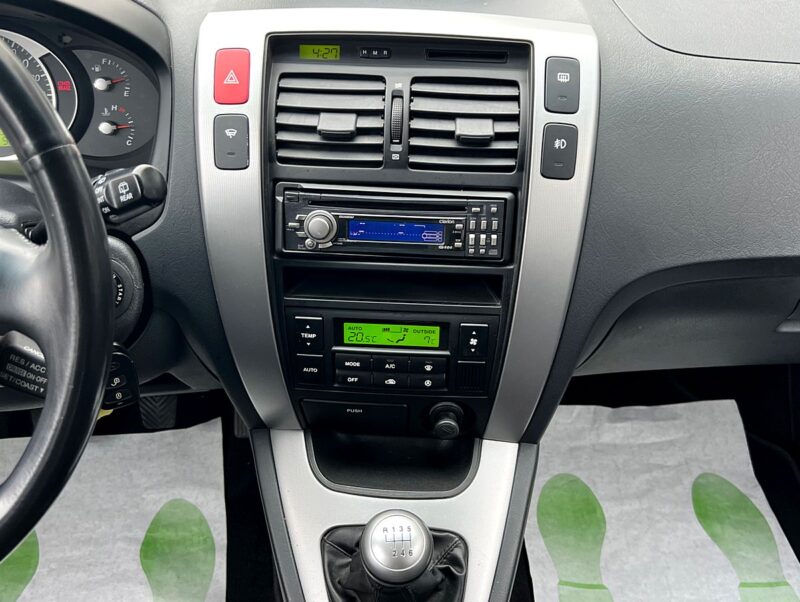 HYUNDAI TUCSON 2.0 CRDI 136 Cv TOIT OUVRANT REGULATEUR CLIM AUTO BVM6 / EXCELLENT ETAT - Garantie1an