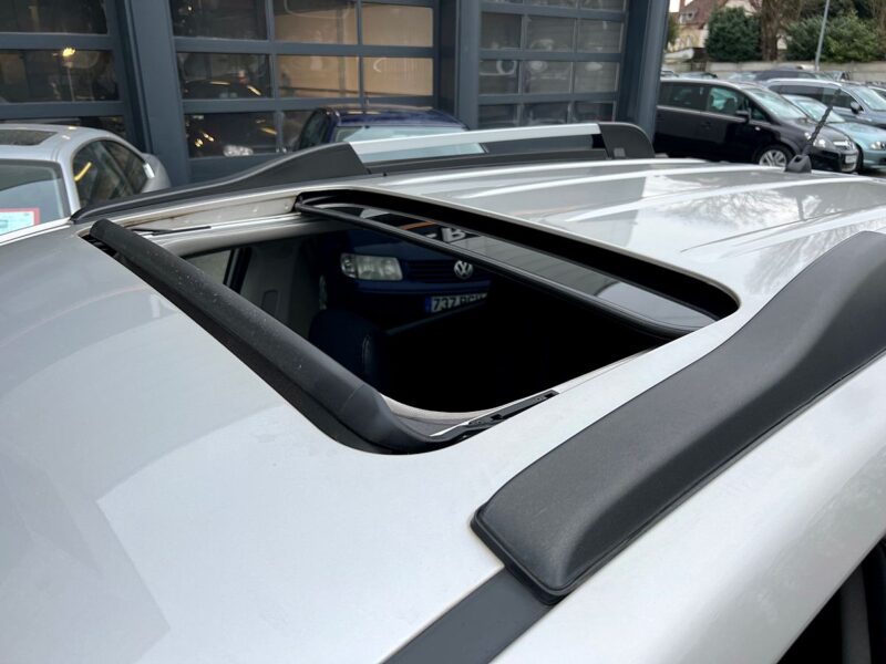 HYUNDAI TUCSON 2.0 CRDI 136 Cv TOIT OUVRANT REGULATEUR CLIM AUTO BVM6 / EXCELLENT ETAT - Garantie1an