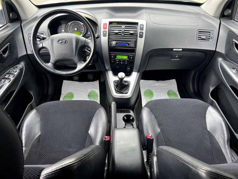 HYUNDAI TUCSON 2.0 CRDI 136 Cv TOIT OUVRANT REGULATEUR CLIM AUTO BVM6 / EXCELLENT ETAT - Garantie1an