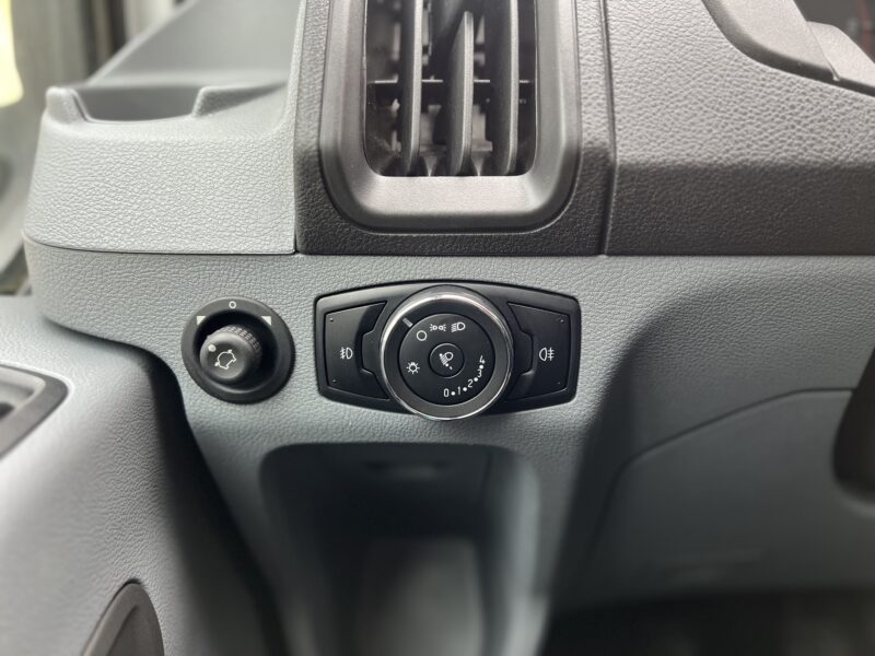 FORD Transit 2T Fg 2T CCb T350 L4 2.0 TDCI 170ch RWD E6