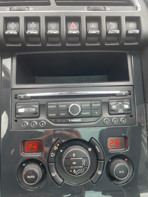 PEUGEOT 3008 SUV 2015