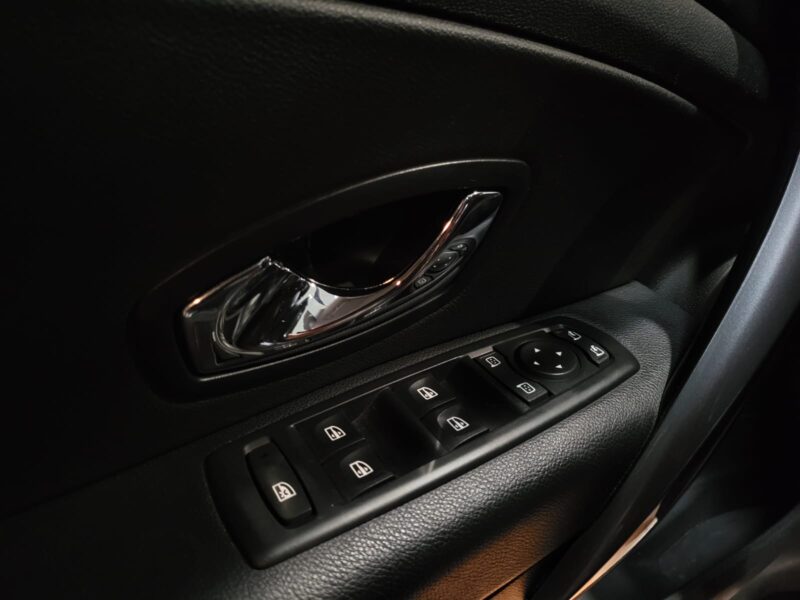 RENAULT MEGANE III GT 2.0 dCi 163cv 1ER MAIN HISTORIQUE COMPLET BLANC GLACIER