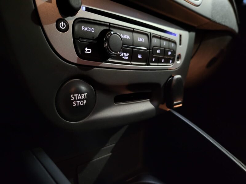 RENAULT MEGANE III GT 2.0 dCi 163cv 1ER MAIN HISTORIQUE COMPLET BLANC GLACIER