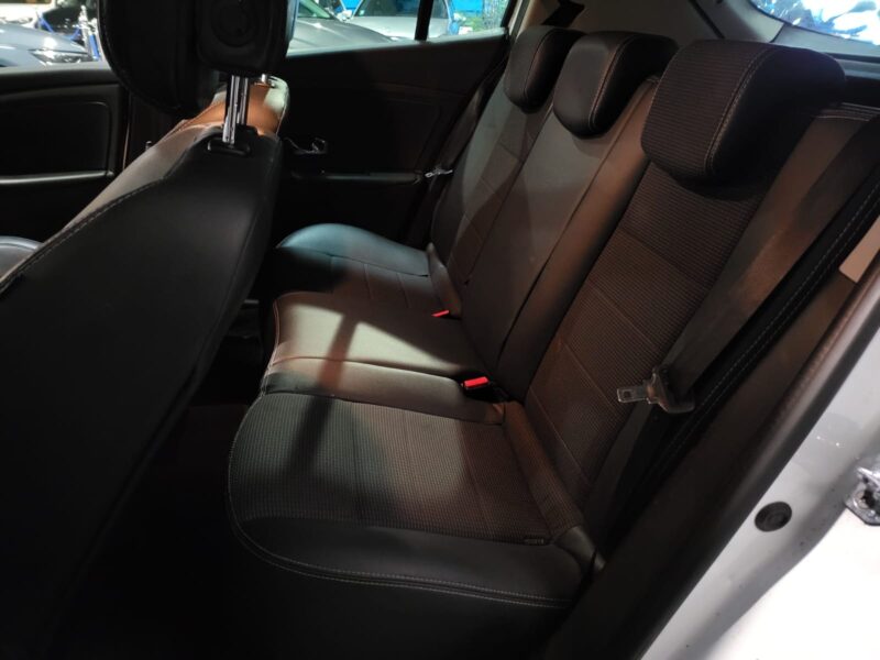 RENAULT MEGANE III GT 2.0 dCi 163cv 1ER MAIN HISTORIQUE COMPLET BLANC GLACIER