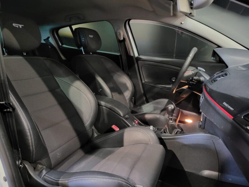 RENAULT MEGANE III GT 2.0 dCi 163cv 1ER MAIN HISTORIQUE COMPLET BLANC GLACIER