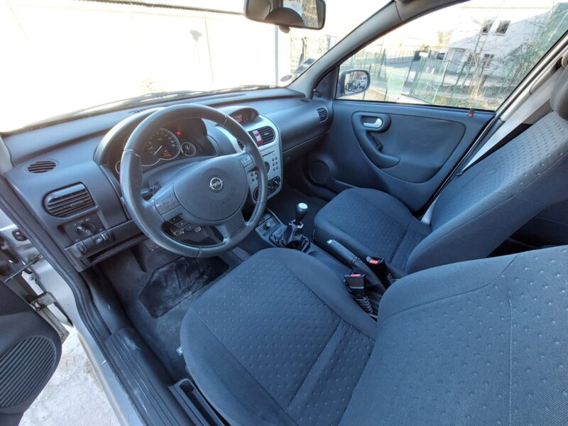 OPEL CORSA C 2003