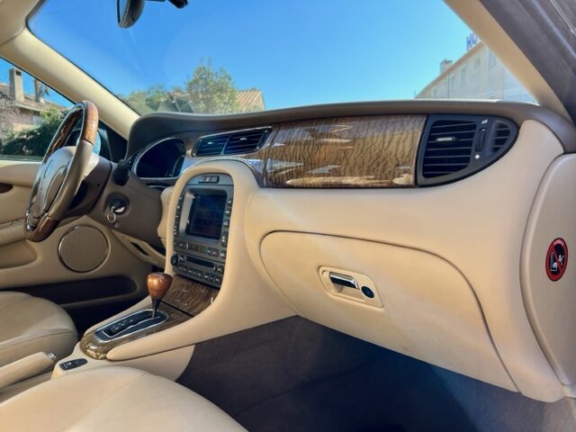 JAGUAR X-TYPE 2,0 V6 EXECUTIVE AUTOMATIQUE