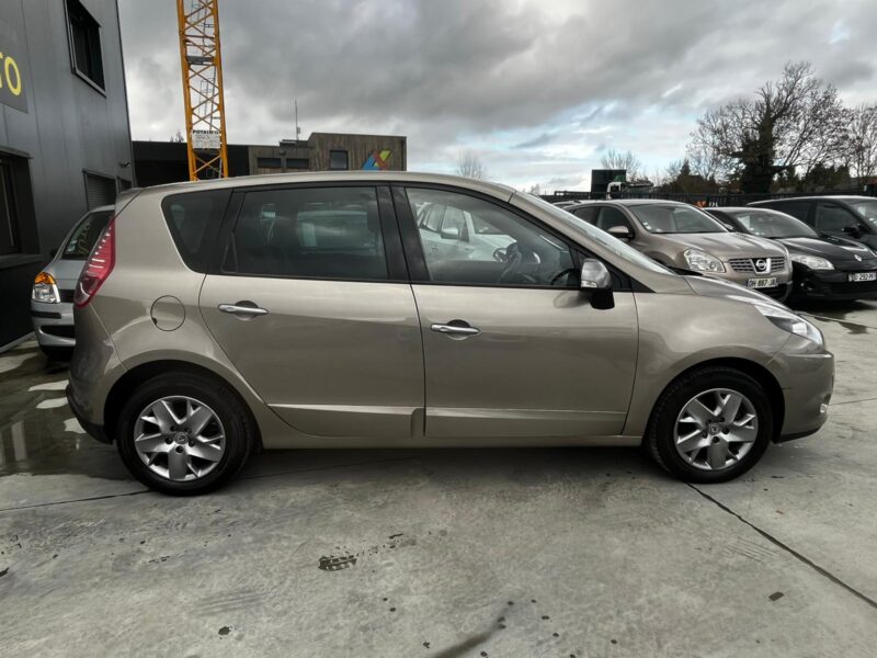 RENAULT SCÉNIC III DCi 110 15Th 