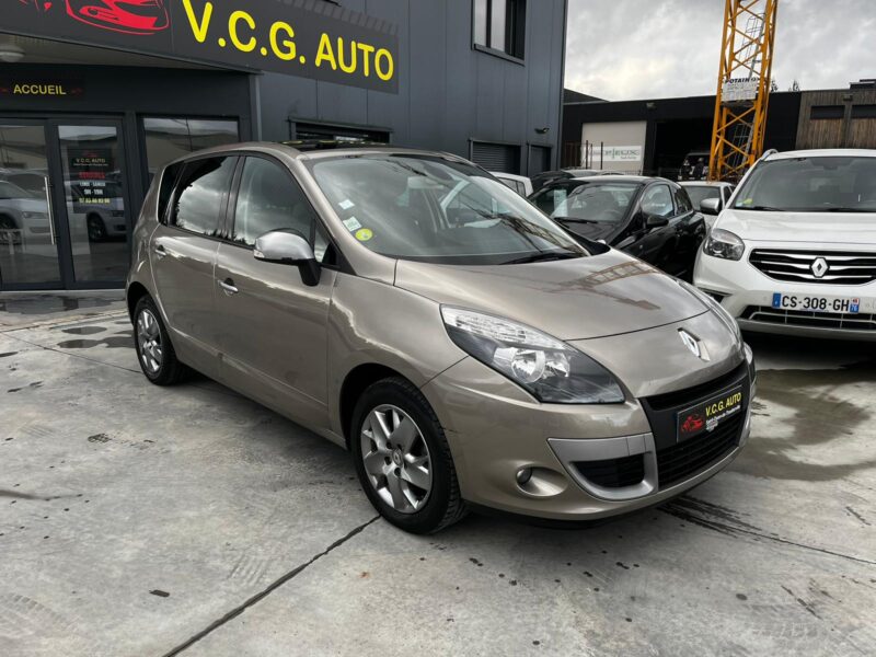 RENAULT SCÉNIC III DCi 110 15Th 