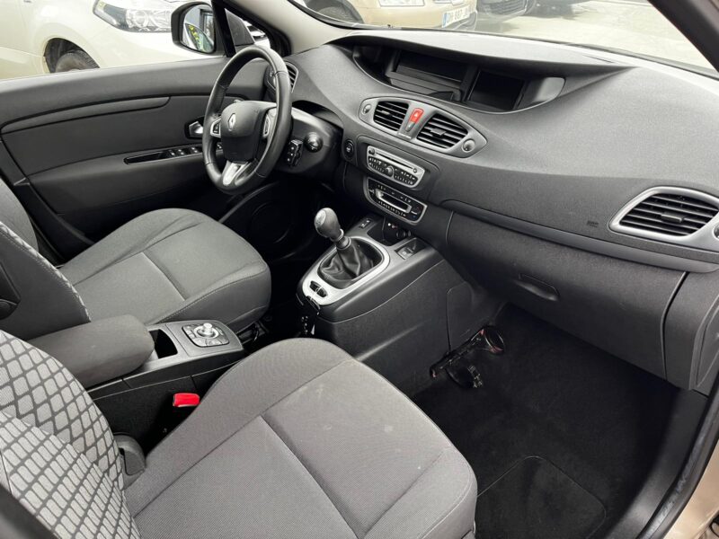 RENAULT SCÉNIC III DCi 110 15Th 