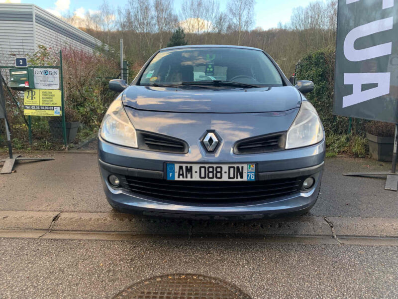 RENAULT CLIO III 1.4i 16V 100CV