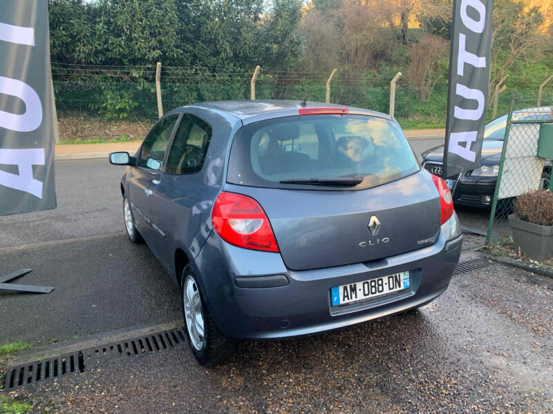 RENAULT CLIO III 1.4i 16V 100CV