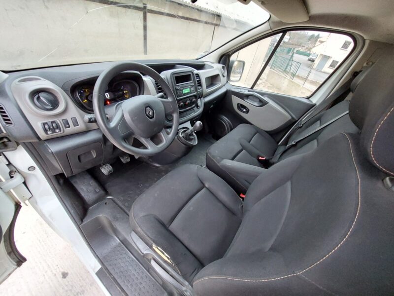 RENAULT TRAFIC III Camionnette 2016