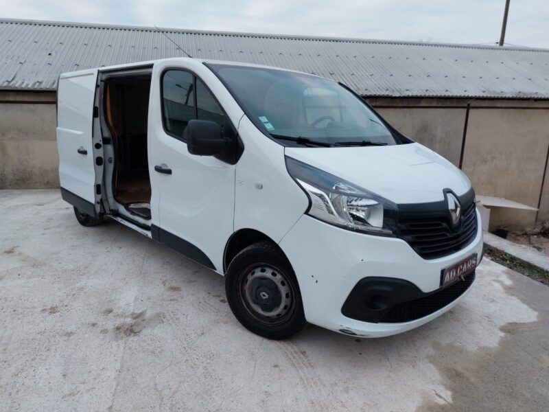 RENAULT TRAFIC III Camionnette 2016