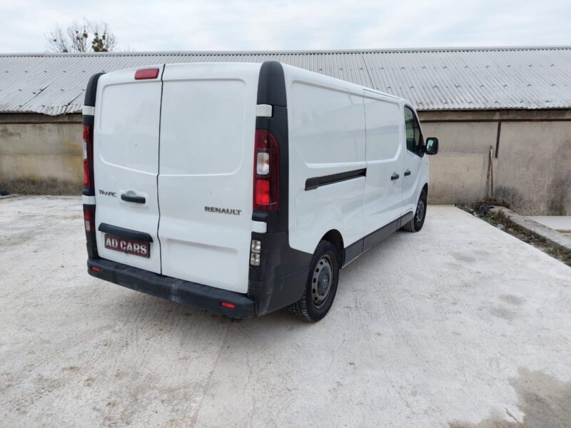 RENAULT TRAFIC III Camionnette 2016
