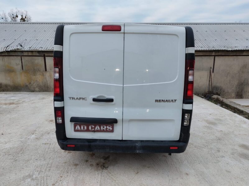 RENAULT TRAFIC III Camionnette 2016
