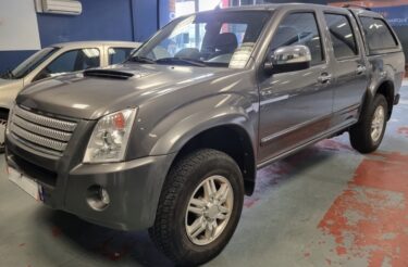 ISUZU D-MAX 3.0 TD 163 Cv 4WD DOUBLE CABINE 5 PLACES BOITE AUTO GPS ATTELAGE 59 400 Kms Garantie1an