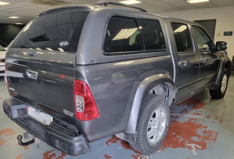 ISUZU D-MAX 3.0 TD 163 Cv 4WD DOUBLE CABINE 5 PLACES BOITE AUTO GPS ATTELAGE 59 400 Kms Garantie1an