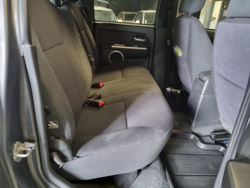 ISUZU D-MAX 3.0 TD 163 Cv 4WD DOUBLE CABINE 5 PLACES BOITE AUTO GPS ATTELAGE 59 400 Kms Garantie1an