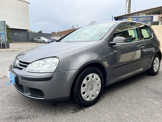 VOLKSWAGEN GOLF 1,6 102CH FSI TRENDLINE  2008