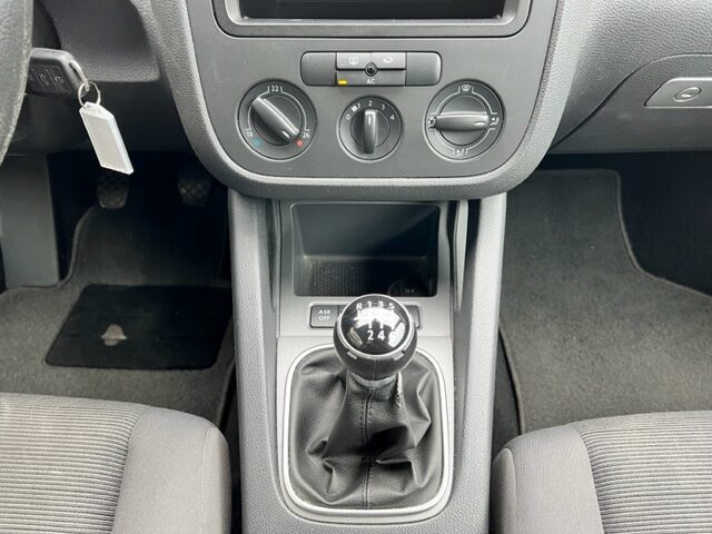 VOLKSWAGEN GOLF 1,6 102CH FSI TRENDLINE  2008