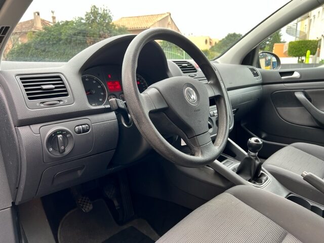 VOLKSWAGEN GOLF 1,6 102CH FSI TRENDLINE  2008