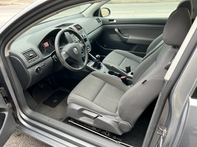 VOLKSWAGEN GOLF 1,6 102CH FSI TRENDLINE  2008