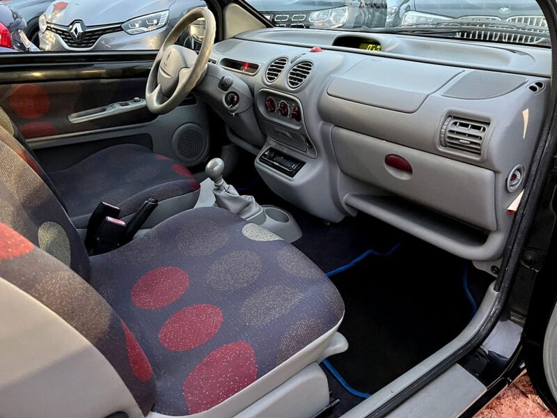 RENAULT TWINGO I 2000