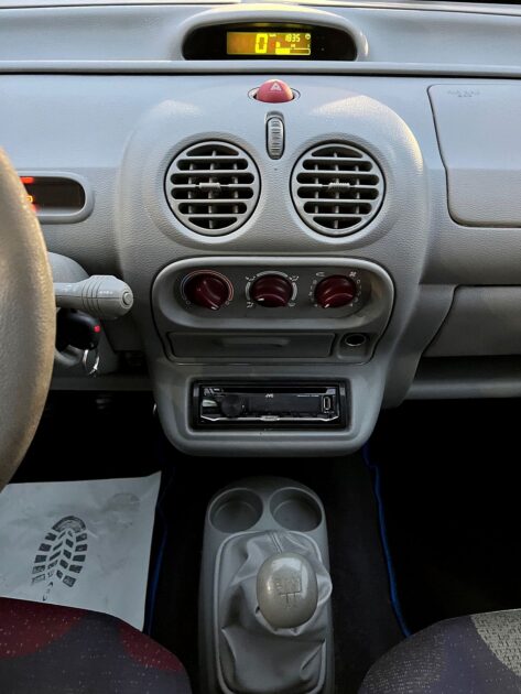 RENAULT TWINGO I 2000