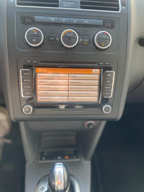 VOLKSWAGEN TOURAN 2012