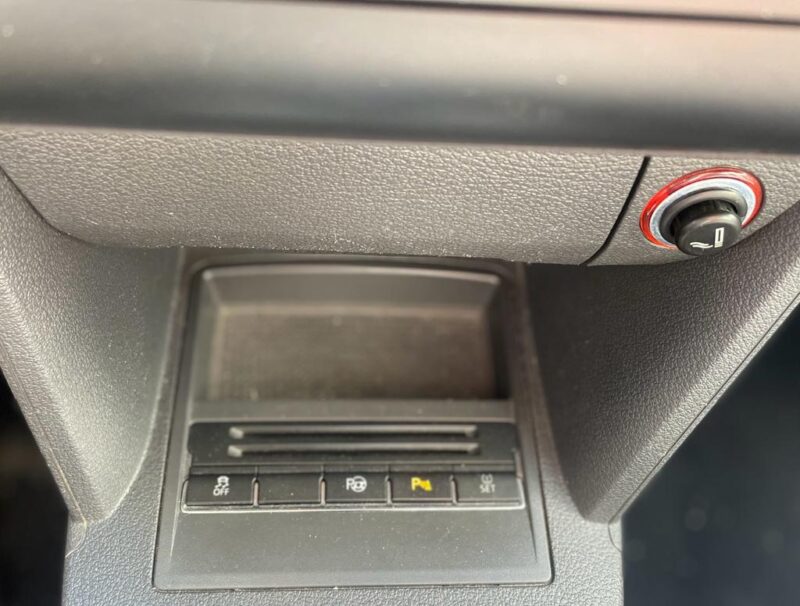 VOLKSWAGEN TOURAN 2012